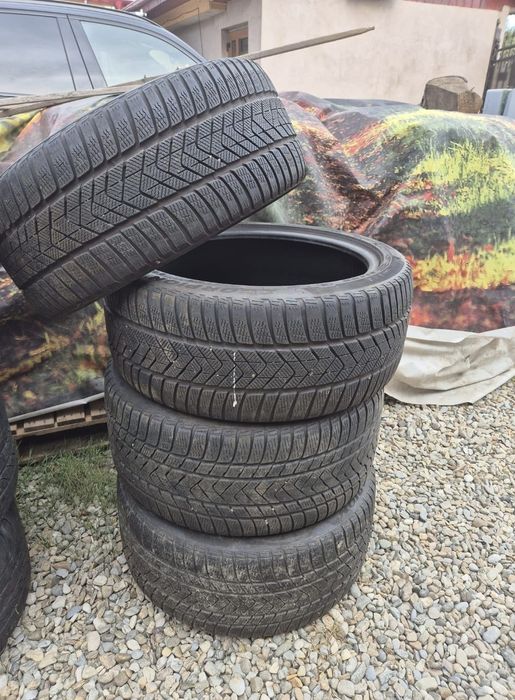 Set complet Pirelli Iarnă Run Flat – 275/40 R21 și 315/35 R21