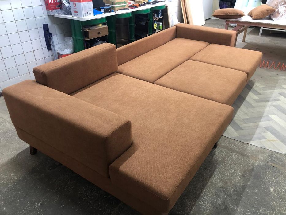 Угловой , прямой диван, раскладной.