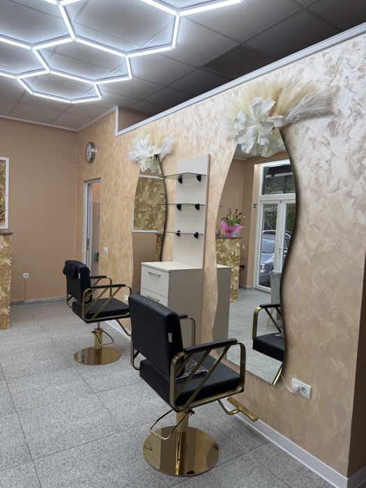 Inchiriez scaun coafor,post manichiura si frizerie Militari Residence,Tineretului 63. Spatiu modern,zona buna , preț avantajos