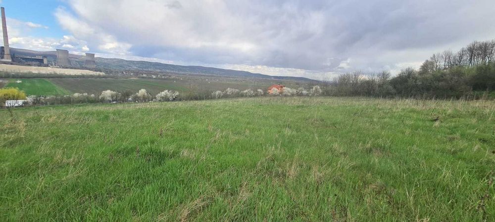 Teren extravilan si intravilan de vanzare total 12264 mp
