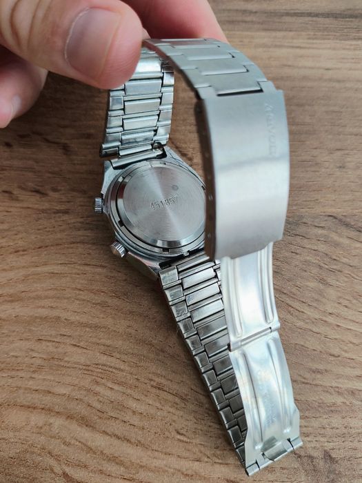 Лот от часовници Seiko Kenneth Cole Casio Guess Swatch Полет