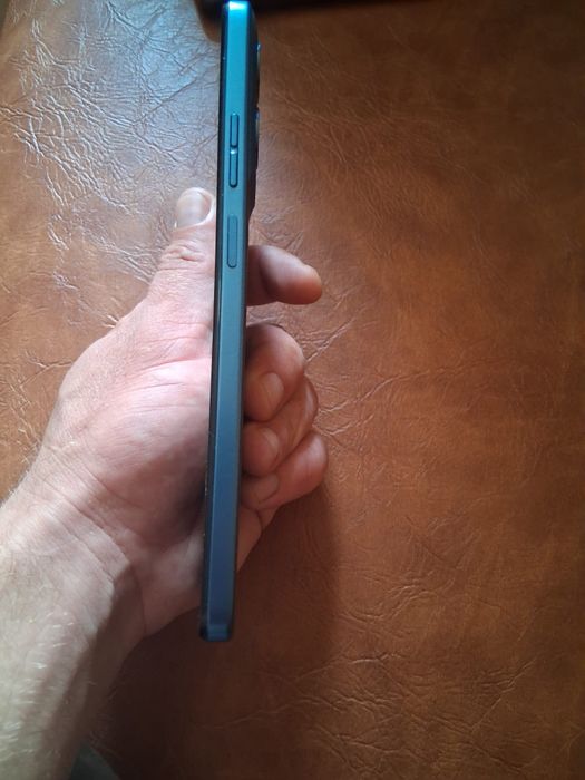 Vând Moto g06 4GB ram