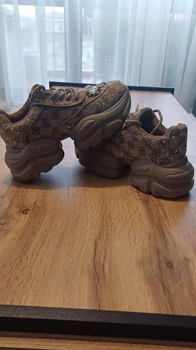 Дамски маратонки