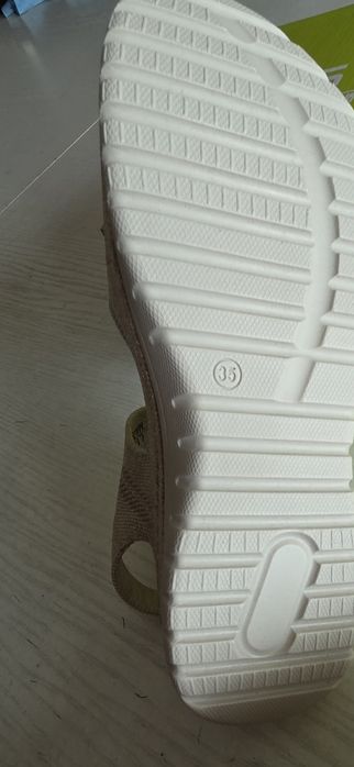 Дамски летни сандали