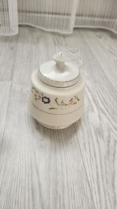 Продам посуду б/у в нормальном состоянии