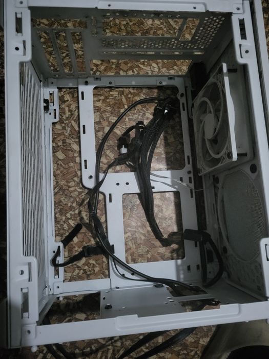 Корпус Cooler Master NR200P Mini ITX