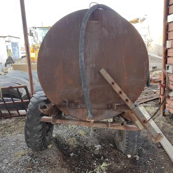 Прицеп с бочкой для воды 2.5 куба