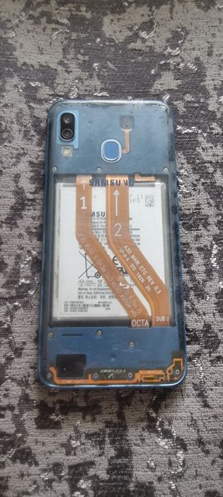 Продам Самсунг а30 3/32