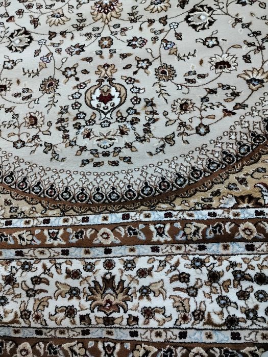 Продам ковры 2*3 метра