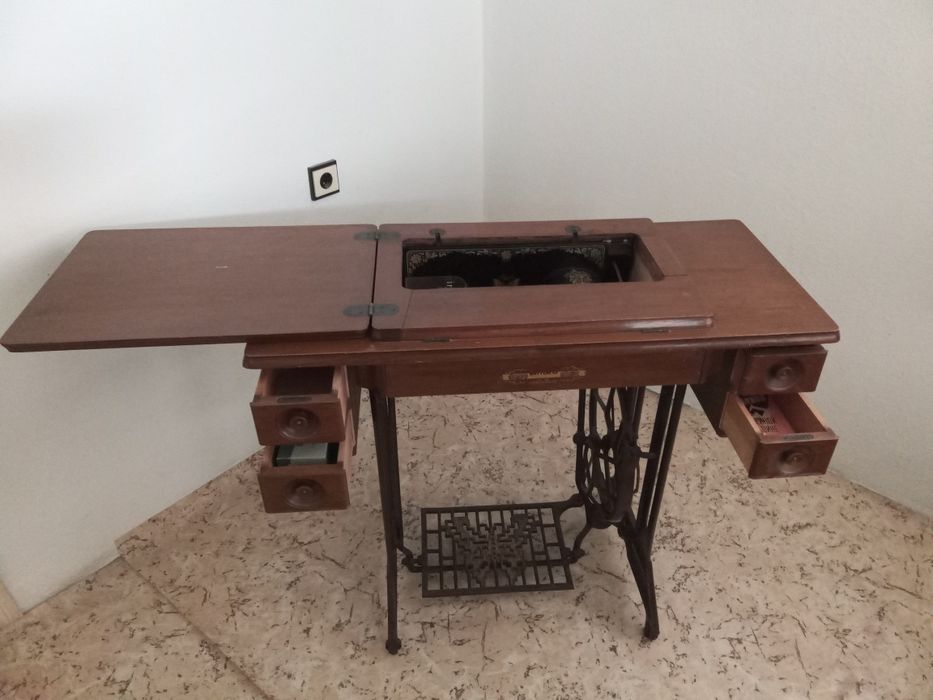 Стара шевна машина Butterfly