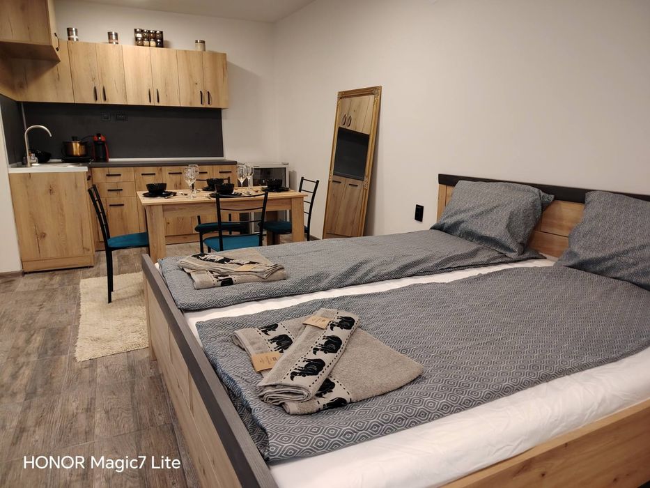 Студио за един, двама или трима