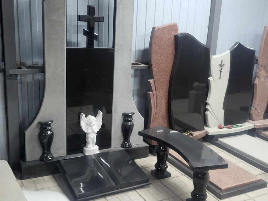 Памятники Костанай