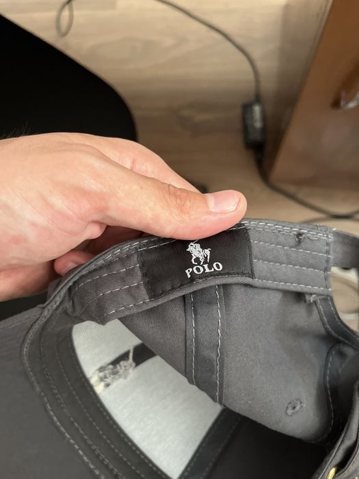 продам кепку серую