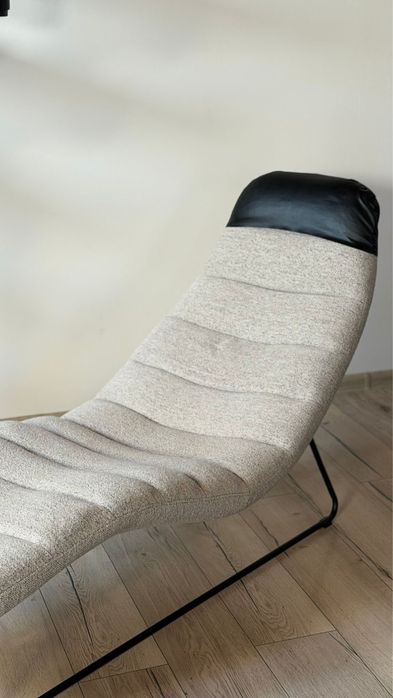 Canapea tip șezlong Norsica 844 – bej, stil modern, ca nouă