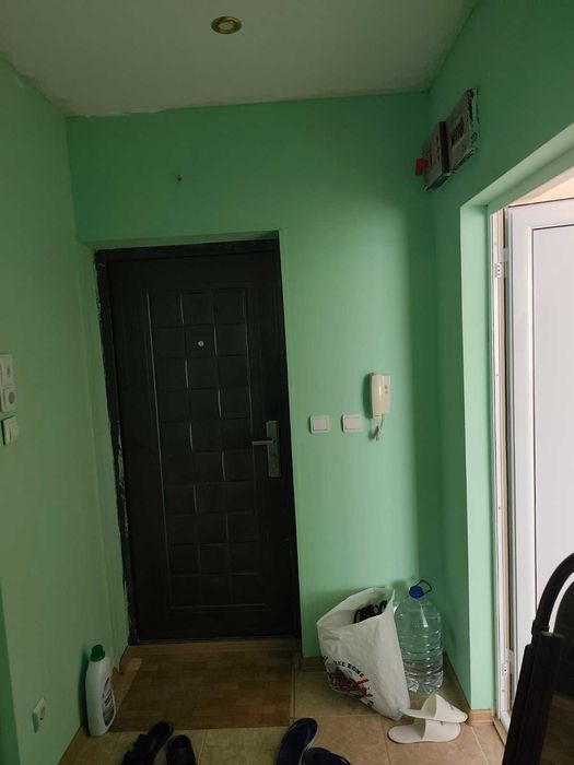 Реновирана гарсониера около кв.Христо Ботев