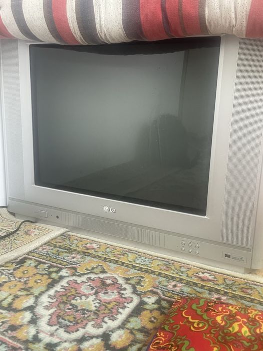 Продаю старые телевизор