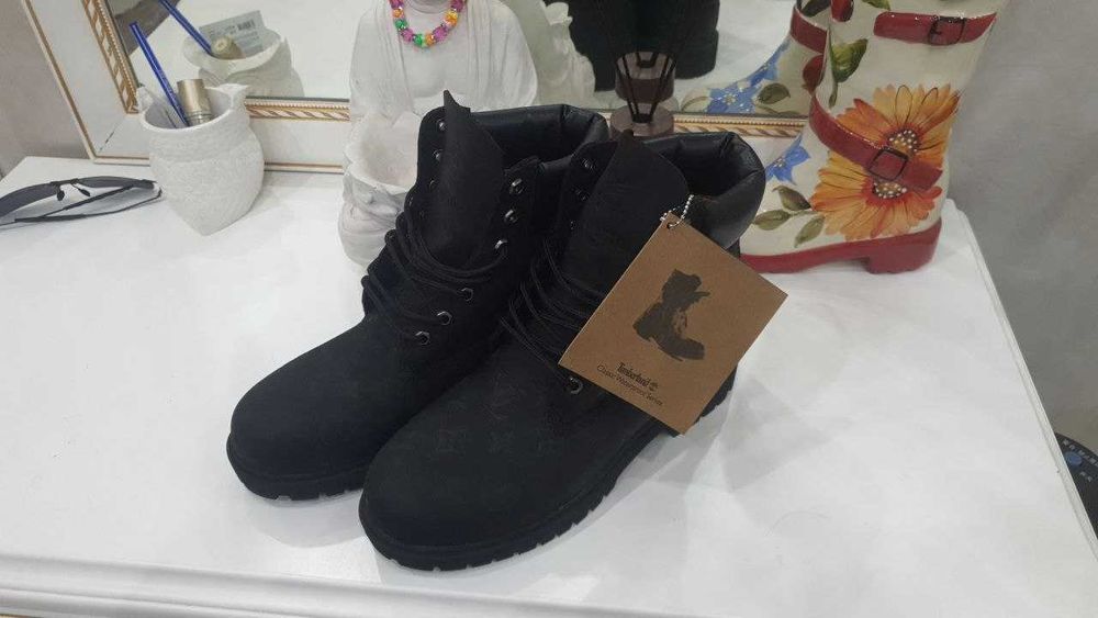 louis vuitton x timberland black