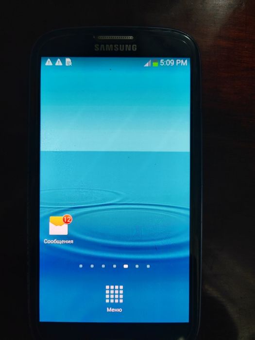 Телефон SAMSUNG в рабочем состоянии