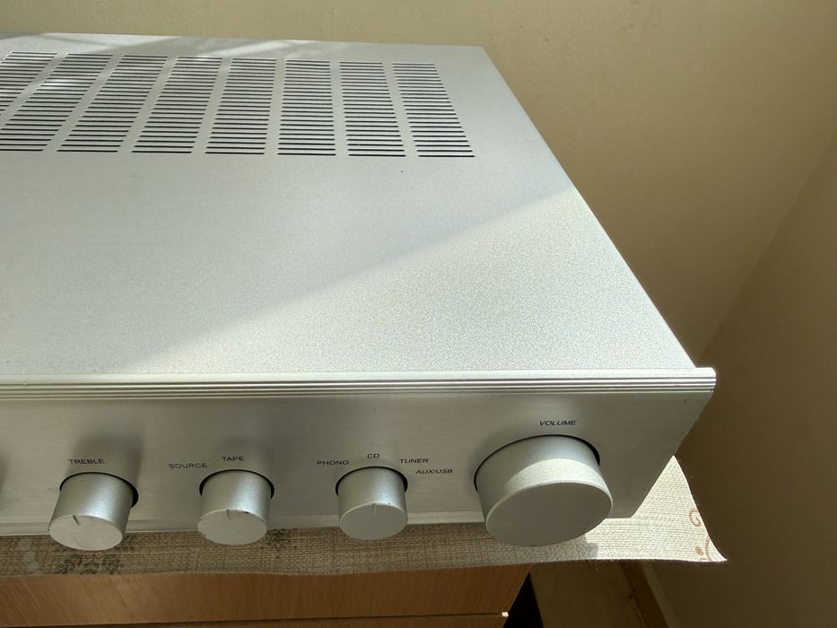 AMC 3050a Качествен съерео усилвател