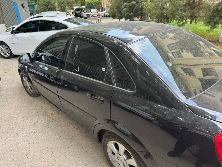 Chevrolet Gentra Black