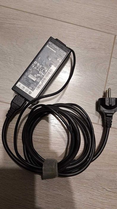 Продам блок питания на ноутбук Lenovo