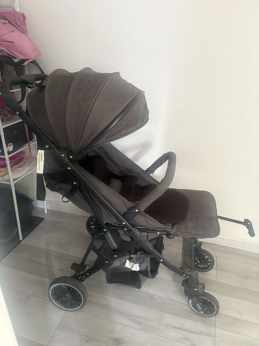 Детская прогулочная коляска