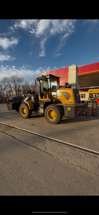 Погрузчик 2,5 тонны бетонный мешалка одна куб