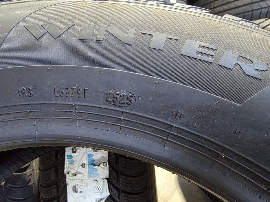 215/60/17 PIRELLI 4бр