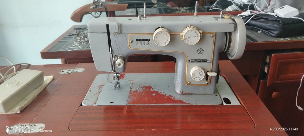 Подольск 142 tikuv moshinasi