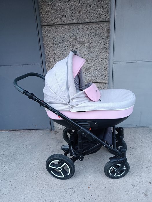 Комбинирана бебешка количка - с два коша