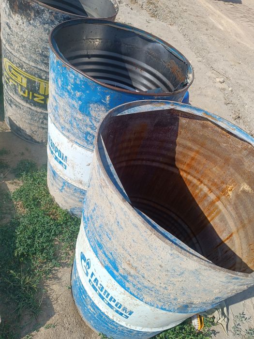 Продам бочки, железные 200л.