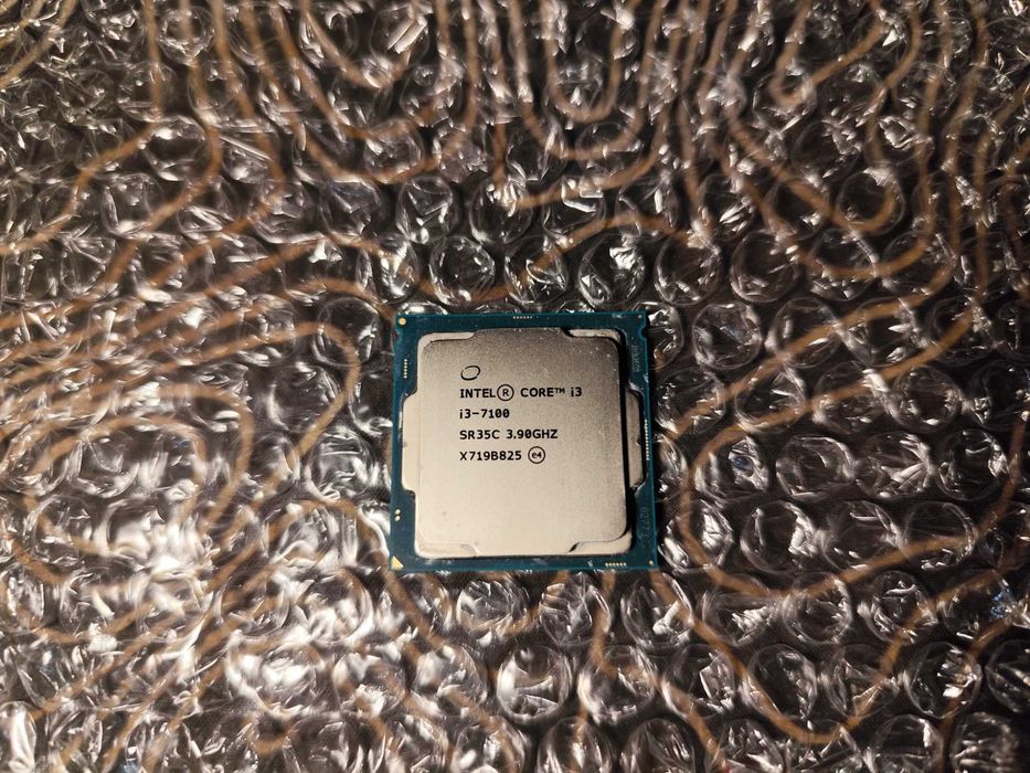 Procesor I3 7100