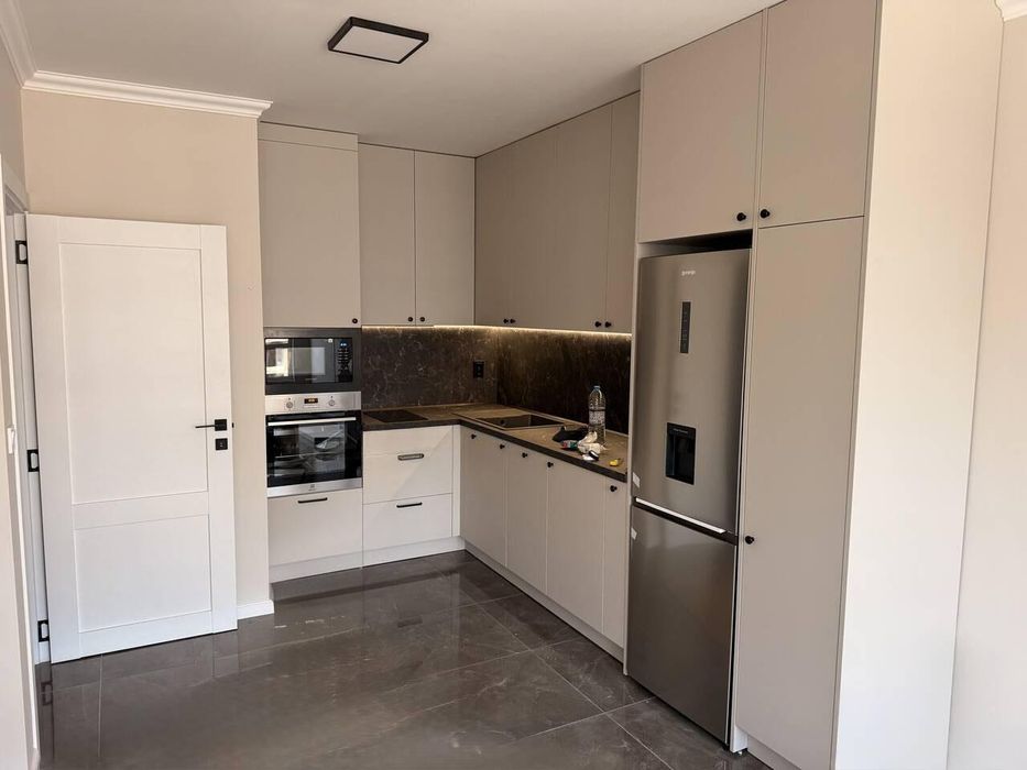 Дава се под наем Двустаен апартамент в с. Изгрев, Област Бургас - 61 кв.м за 816 € - Снимка #1