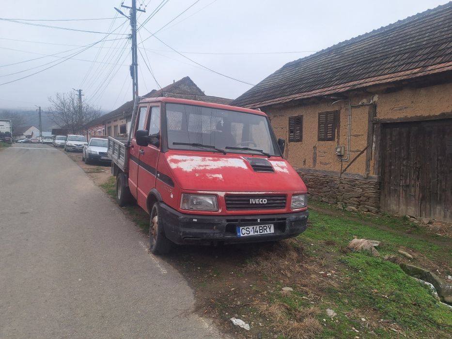 Vând camioneta iveco