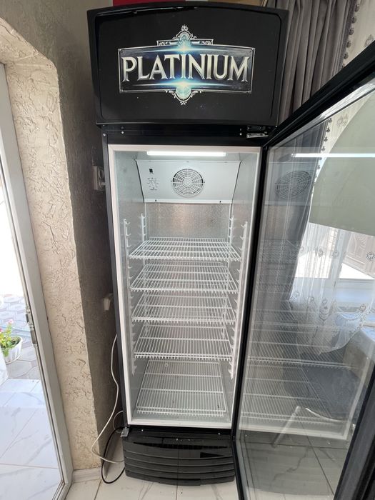 Холодильник-витрина PLATINIUM