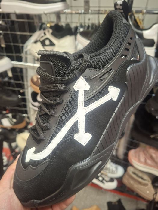 Off white negru cu alb calitate superioara