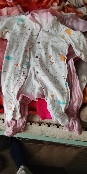 Продам недорого комбинезон платья