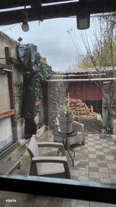 Casa,6 camere ,curte comuna in zona buna