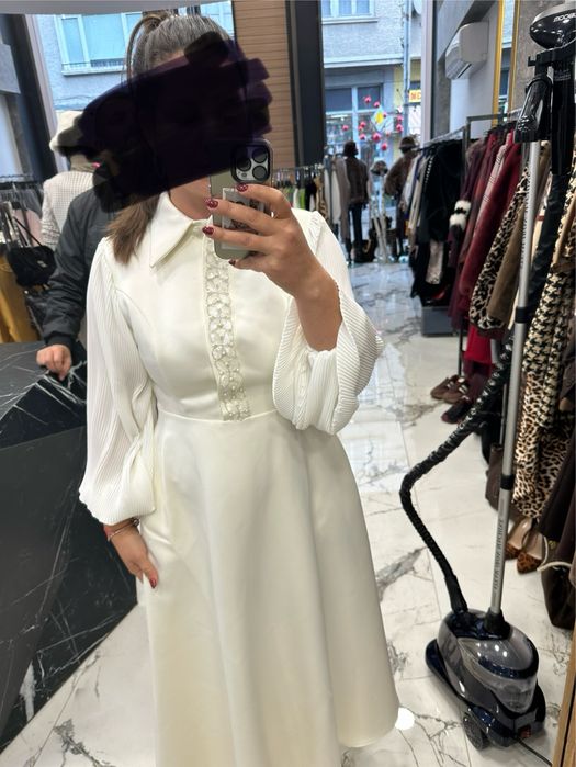 Официална рокля.