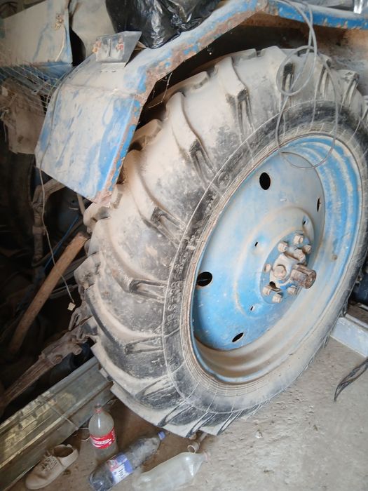 Mtz 80 sotiladi  xolati yaxshi