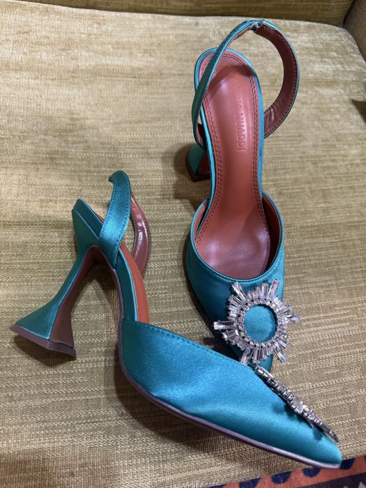 Продам босоножки