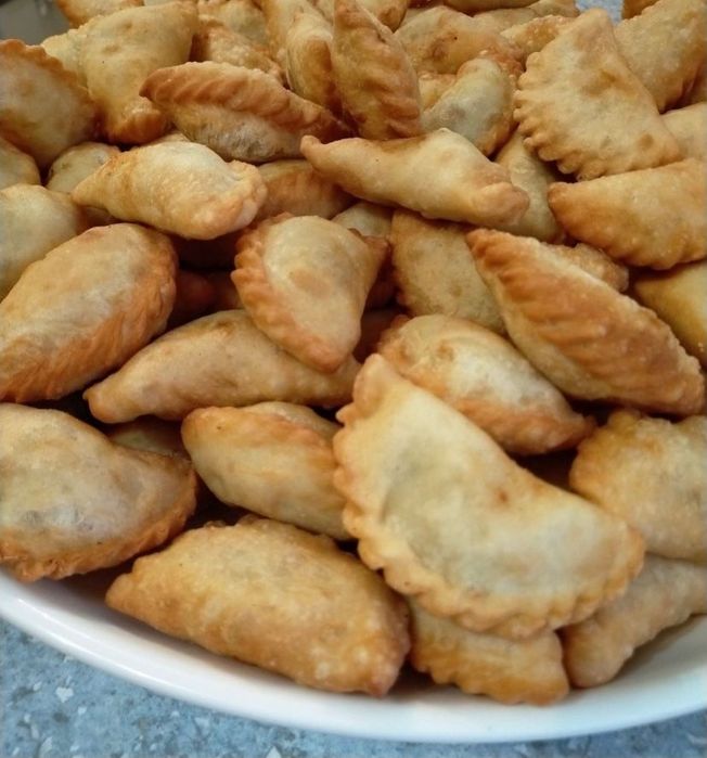 Баурсаки, самса, шелпеки