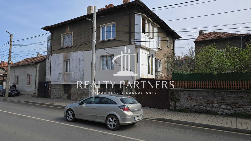 Продава се Къща в Перник, Изток - 240 кв.м за 400 €/кв.м - Снимка #1