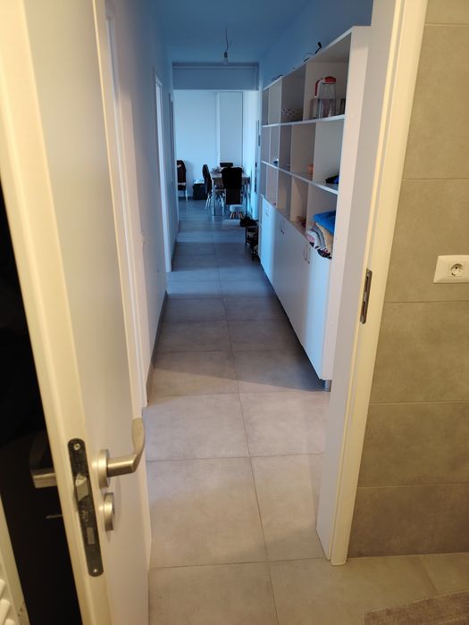 Se vede apartament cu 3 camere, mobilat utilat complet