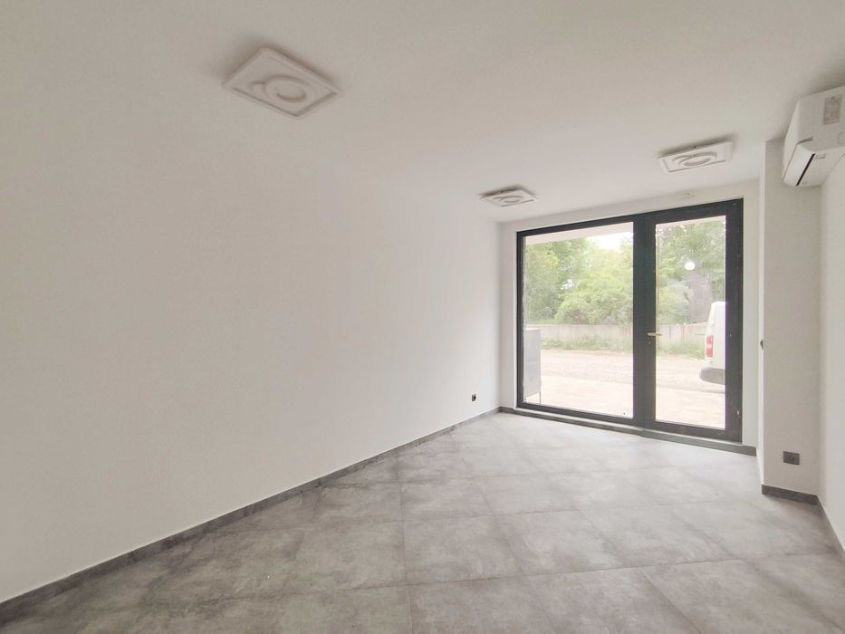 Дава се под наем Офис в Перник, Изток - 25 кв.м за 229.5 € - Снимка #3