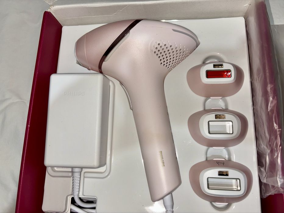 Epilator IPL Philips Lumea Seria 9000 BRI957/00