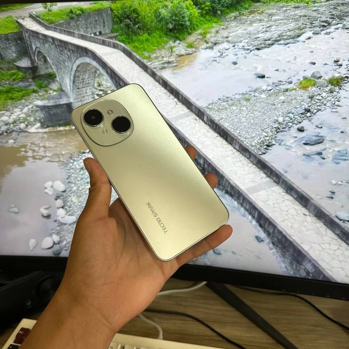 Tecno Spark Go1 128 srochni