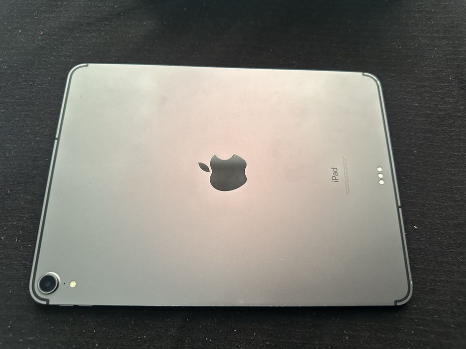 Ipad 11 pro 1st gen 2018 64GB