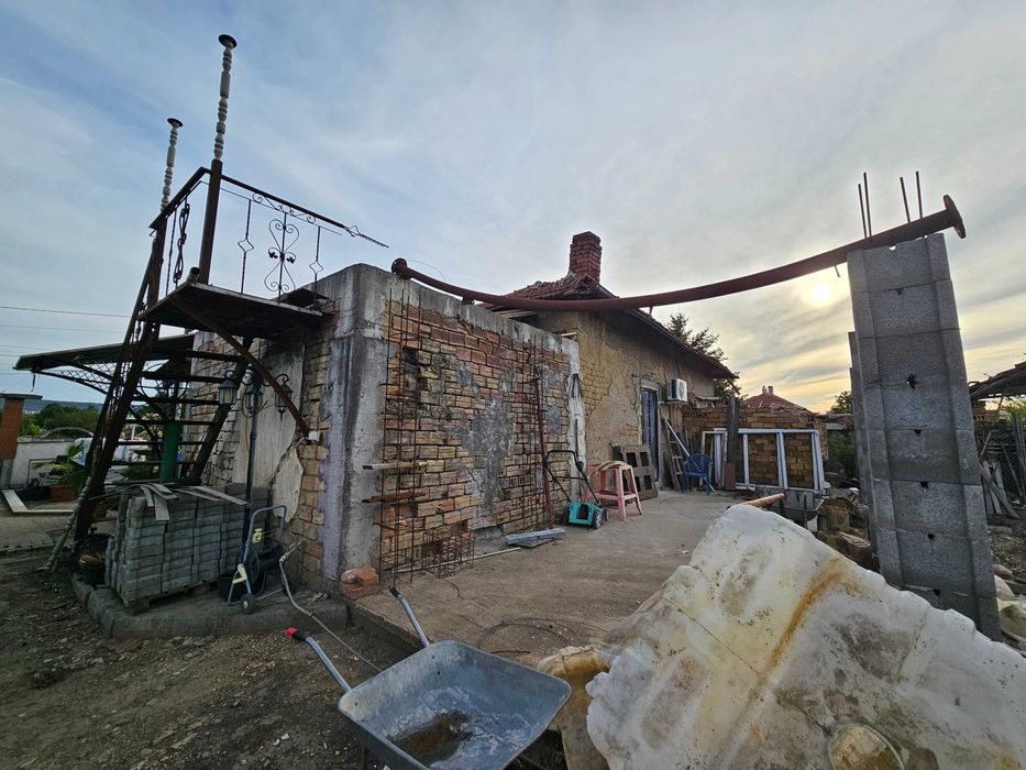 Къща в село Правда