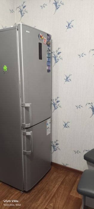 Сдаётся двух комнатная квартира .